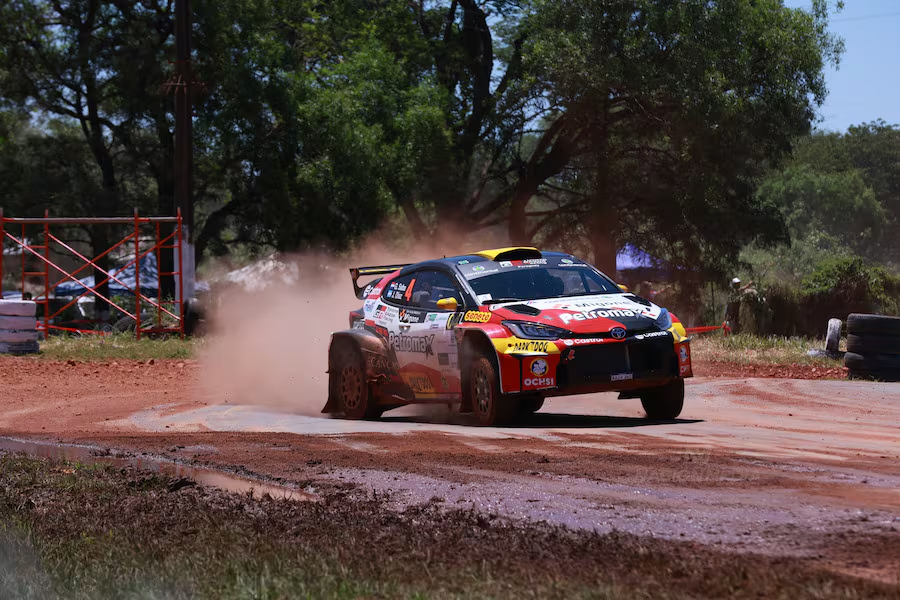 Transchaco Rally: lluvia anticipa una clasificación con barro y pone a prueba a equipos