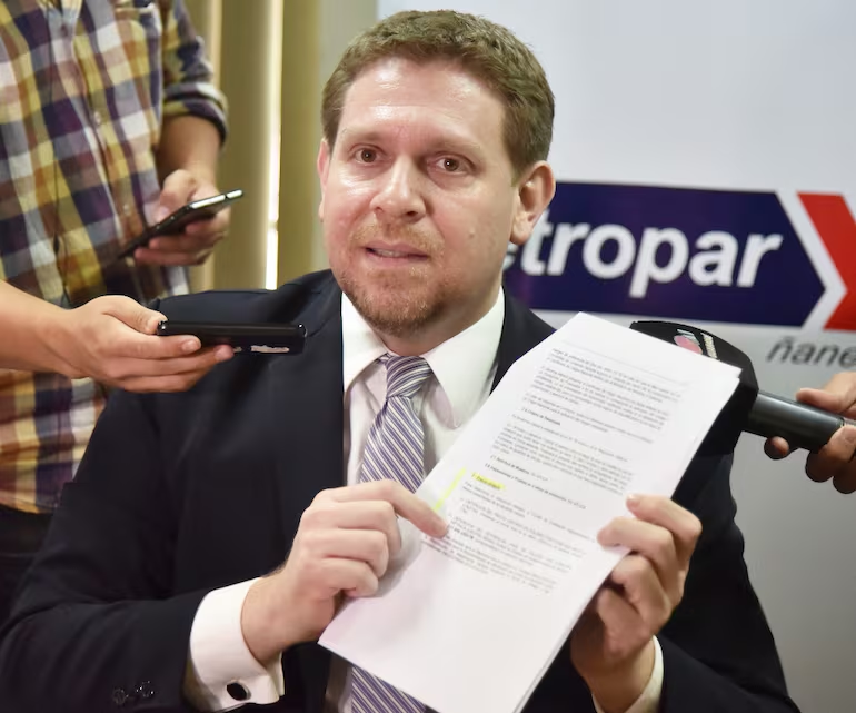 Fiscalía imputa a expresidente de Petropar por G. 5.399 millones sin justificar