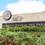 Economista cuestiona al BCP por caso bancario y pide investigar posibles privilegios regulatorios