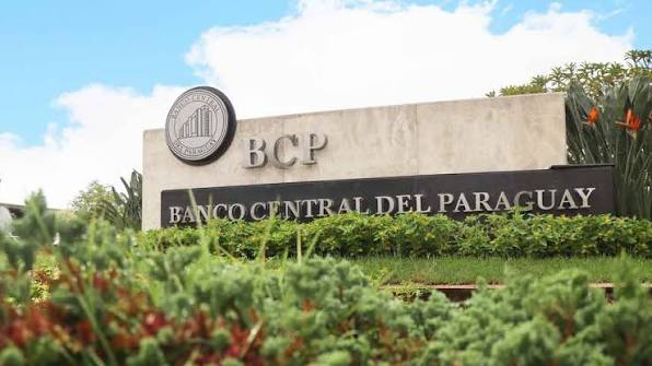 Economista cuestiona al BCP por caso bancario y pide investigar posibles privilegios regulatorios